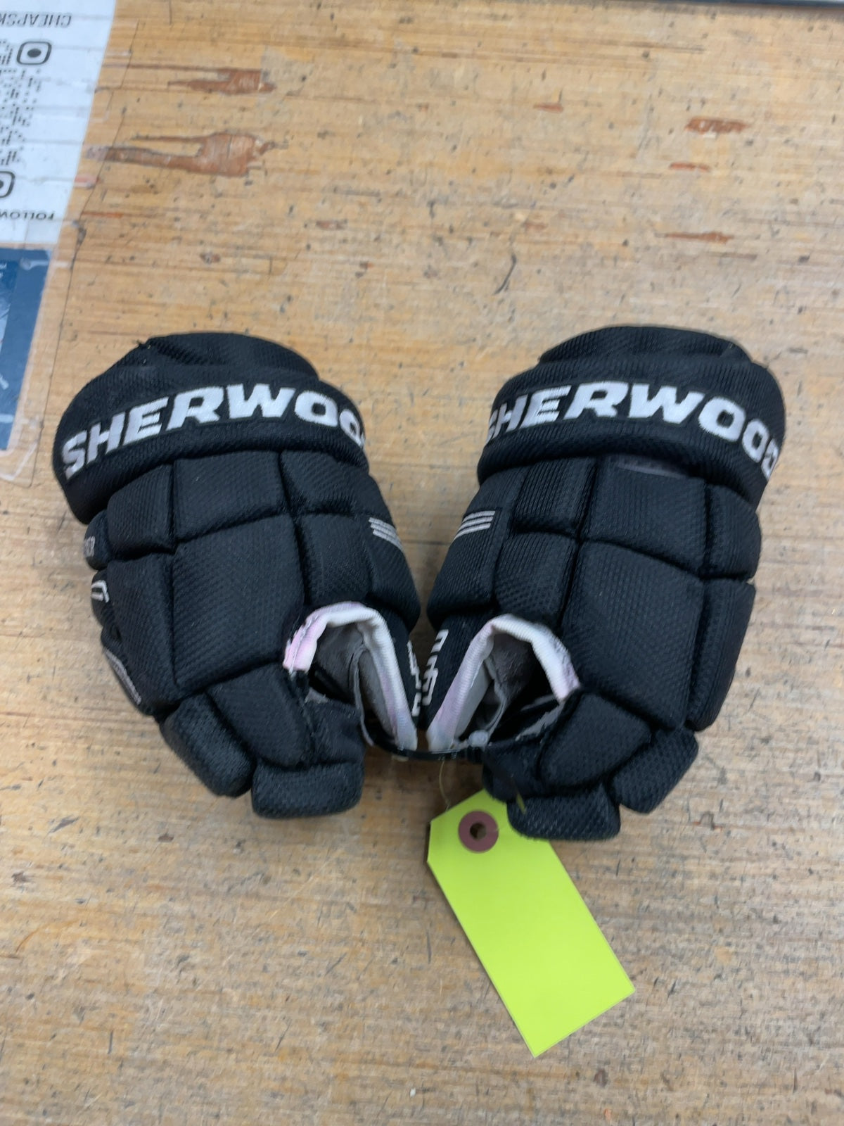 Sherwood Hockey Gloves 8" Black
