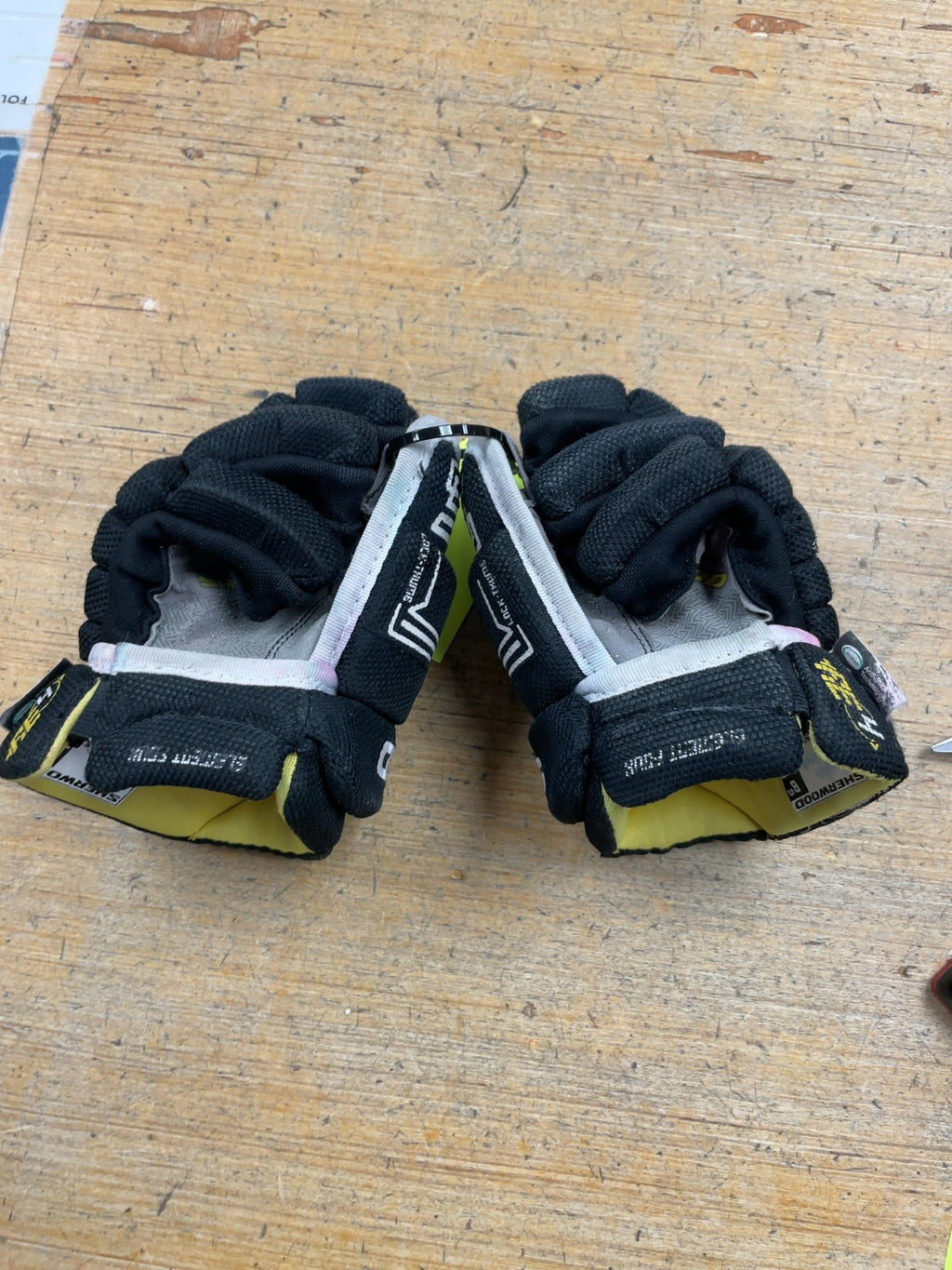 Sherwood Hockey Gloves 8" Black