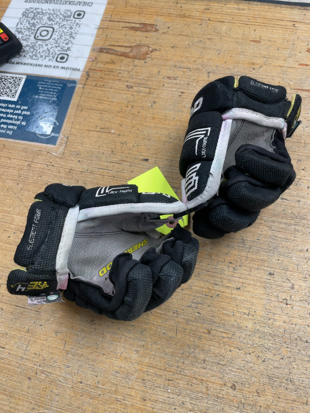 Sherwood Hockey Gloves 8" Black