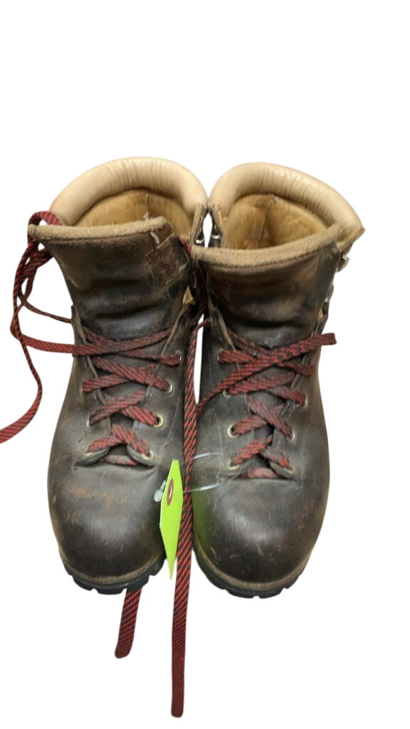 Size 7.5 *Narrow* Vasque Italian Vibram Leather Hiking Boots