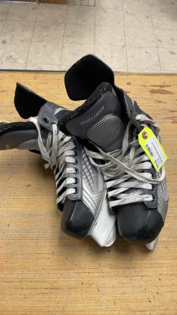 Size 9.5 Bauer Vapor X:15 Hockey Skates