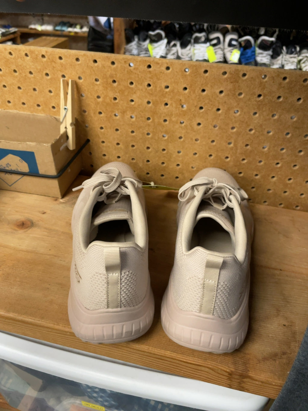 Skechers Bobs Size 10 Tan Runners