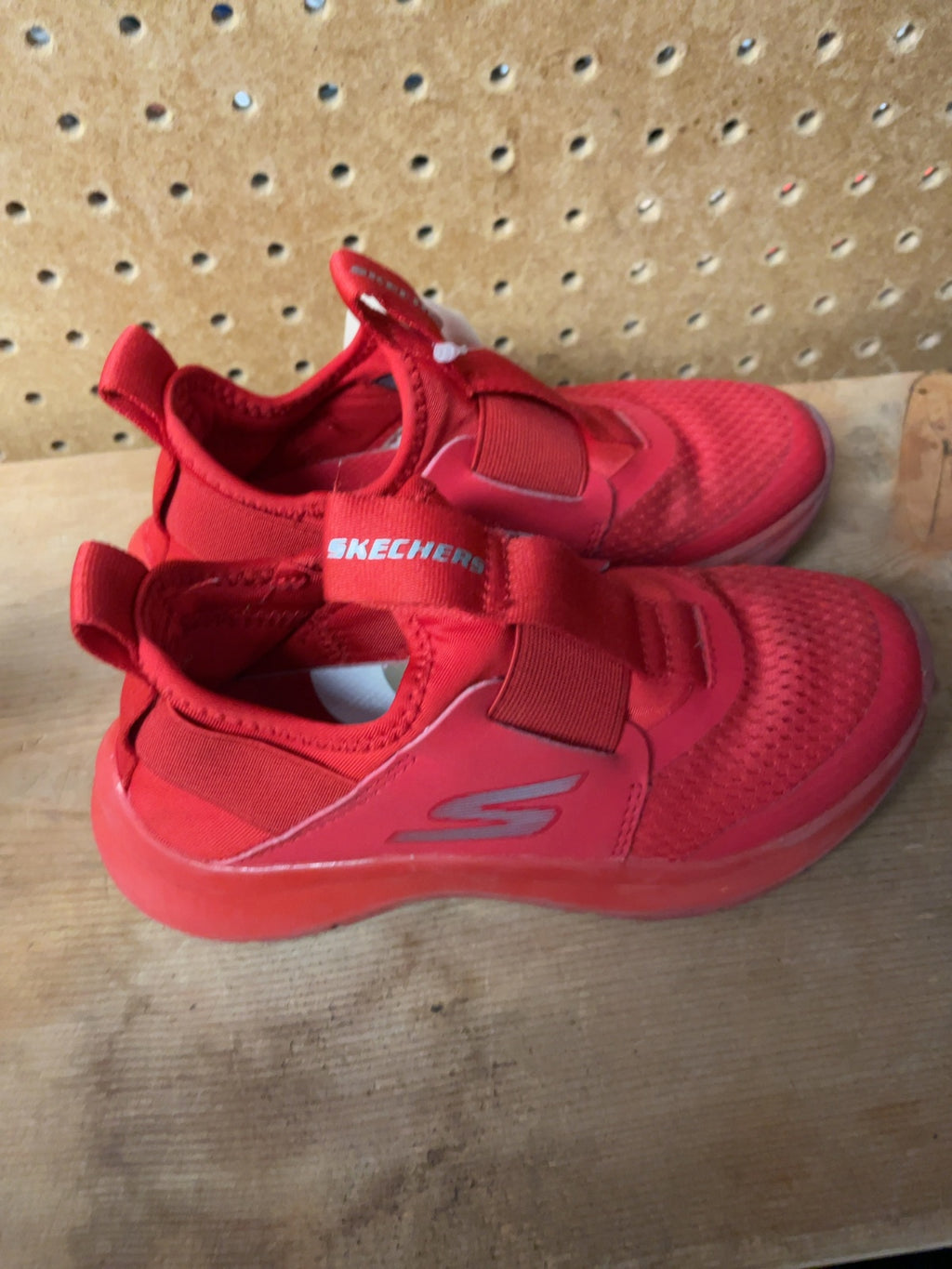 Skechers GOrun Fast Size 12.5C Red Runners