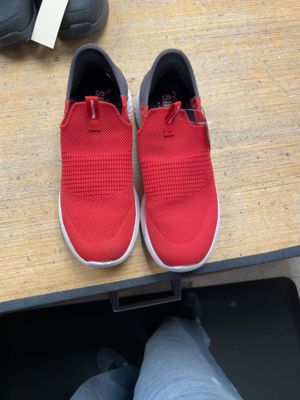 Skechers Hands Free Slip-ins Size 3.5 Red Runners
