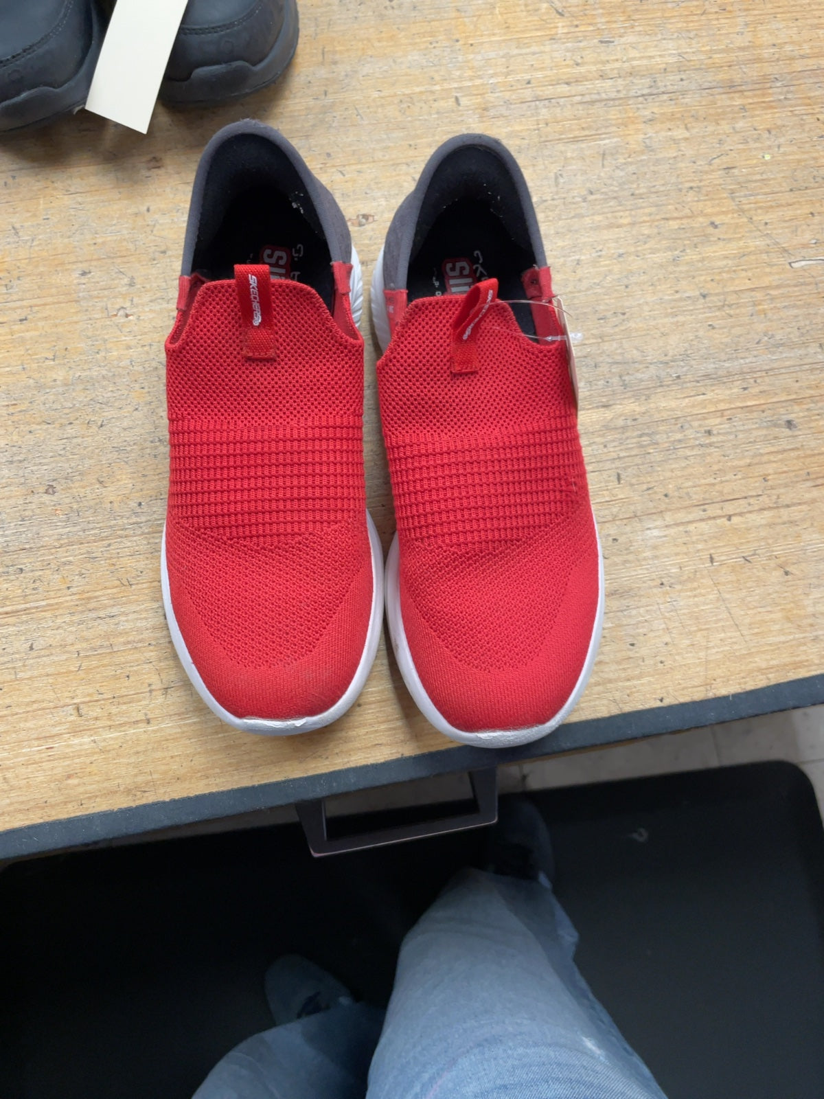 Skechers Hands Free Slip-ins Size 3.5 Red Runners