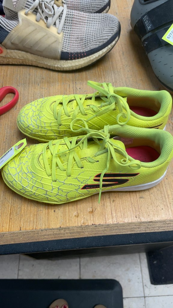 Skechers Kids Size 3 Soccer FTBL Turf Shoes - Yellow