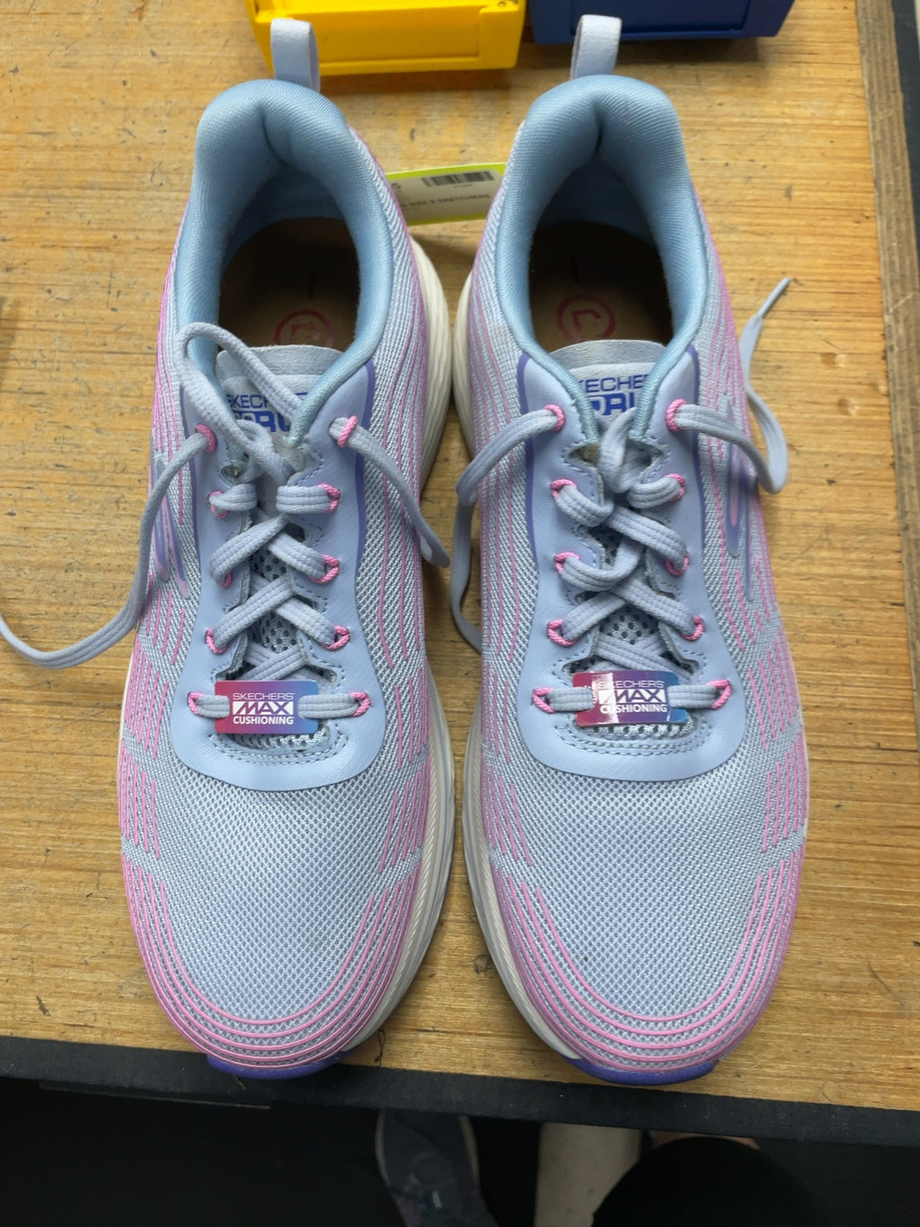 Skechers Max Cushioning Size 9 Ladies Running Shoes