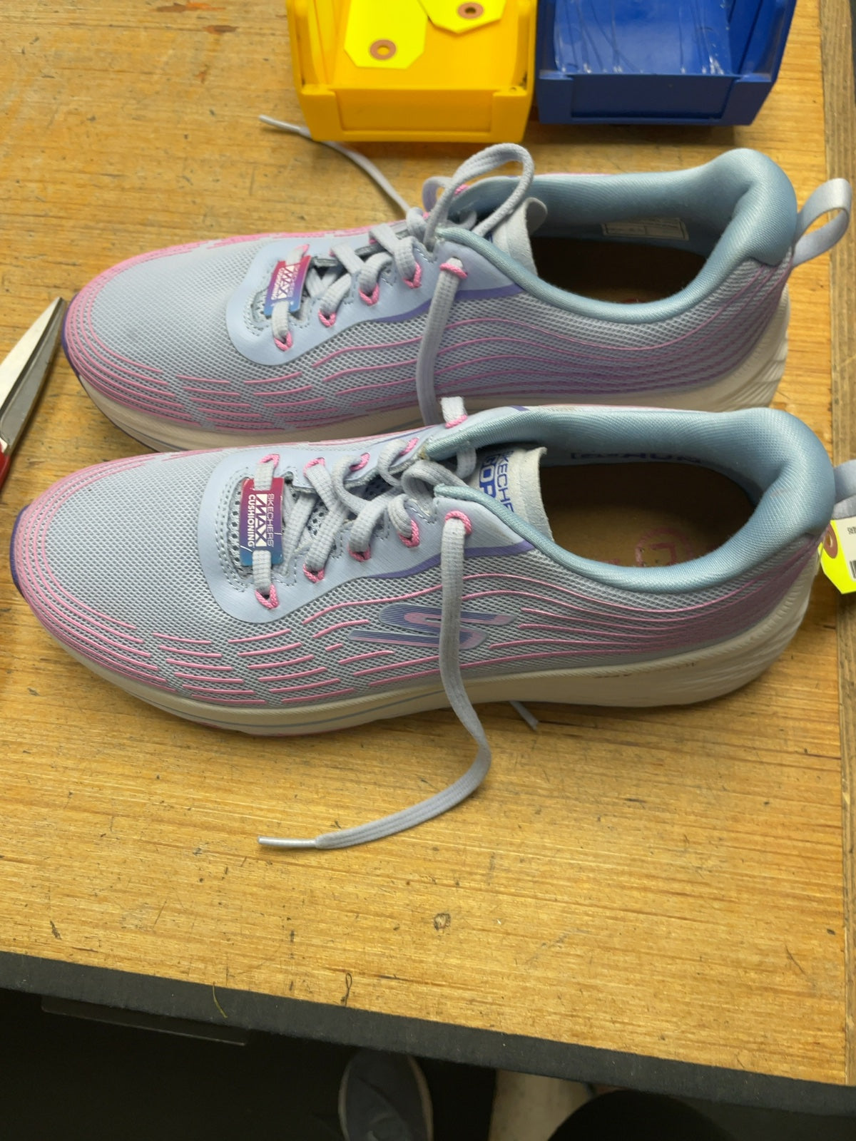 Skechers Max Cushioning Size 9 Ladies Running Shoes