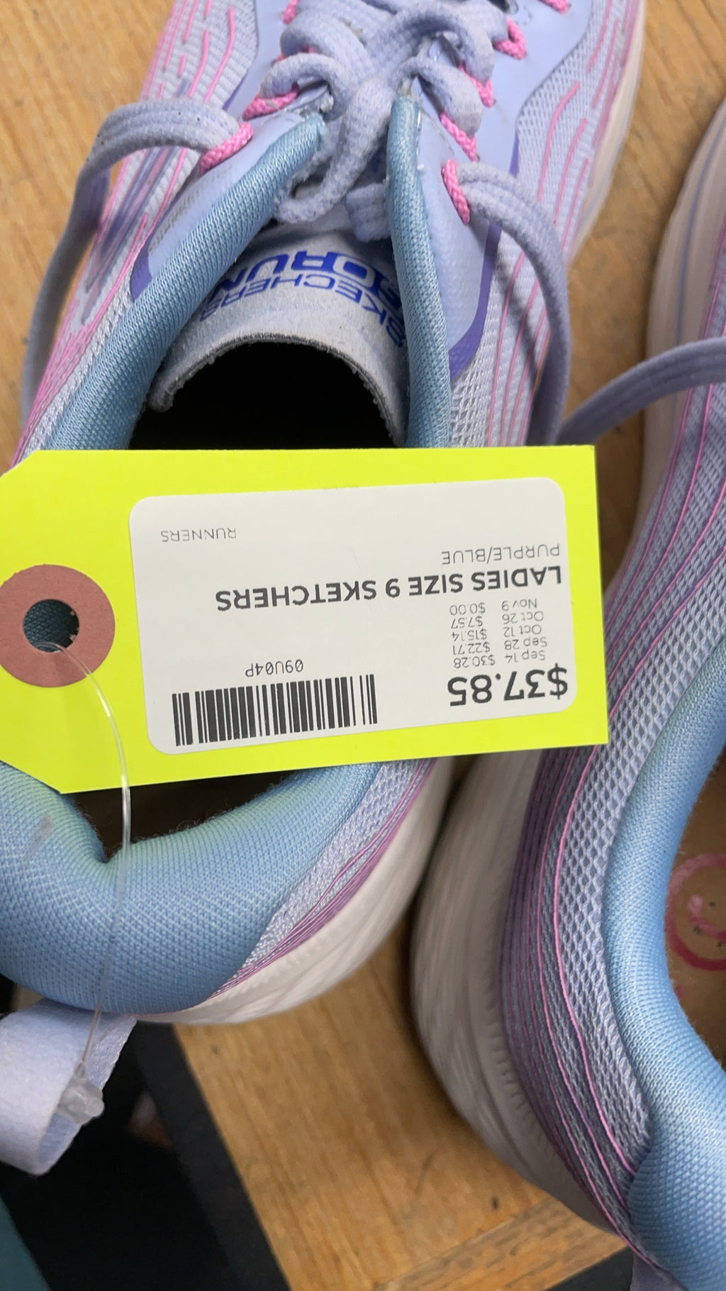 Skechers Max Cushioning Size 9 Ladies Running Shoes