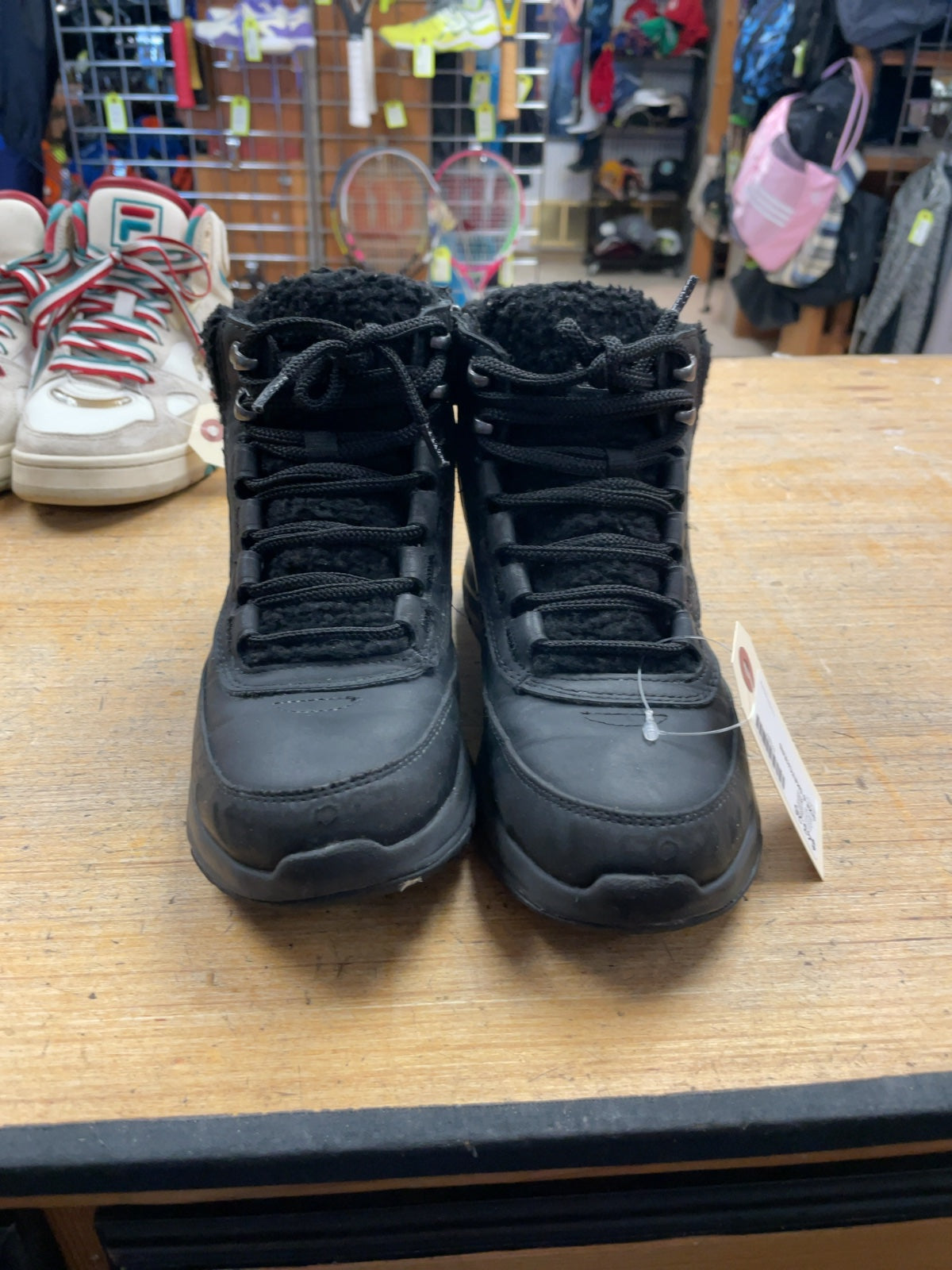 Skechers On-the-GO Joy Size 6 Waterproof Winter Boots