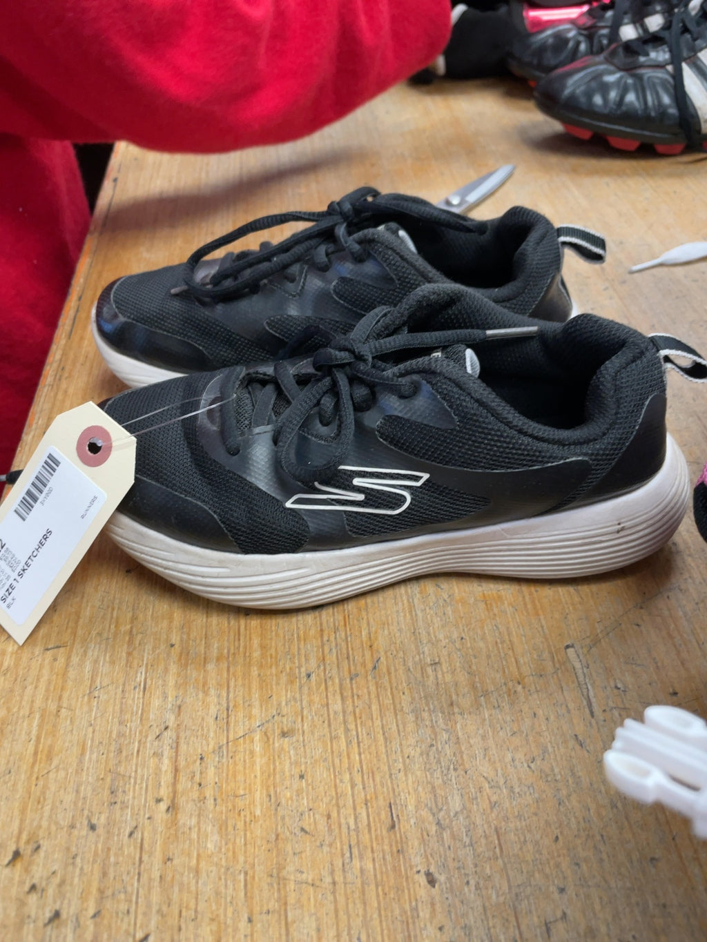 Skechers Runners Size 1 Black