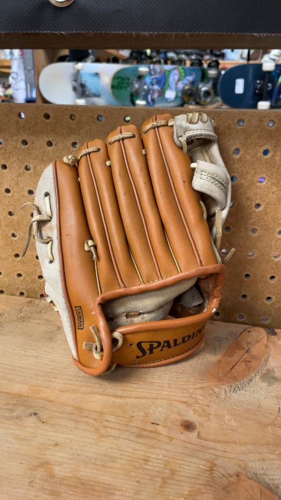 Spalding A4000 8" Left Hand Baseball Glove - Brown