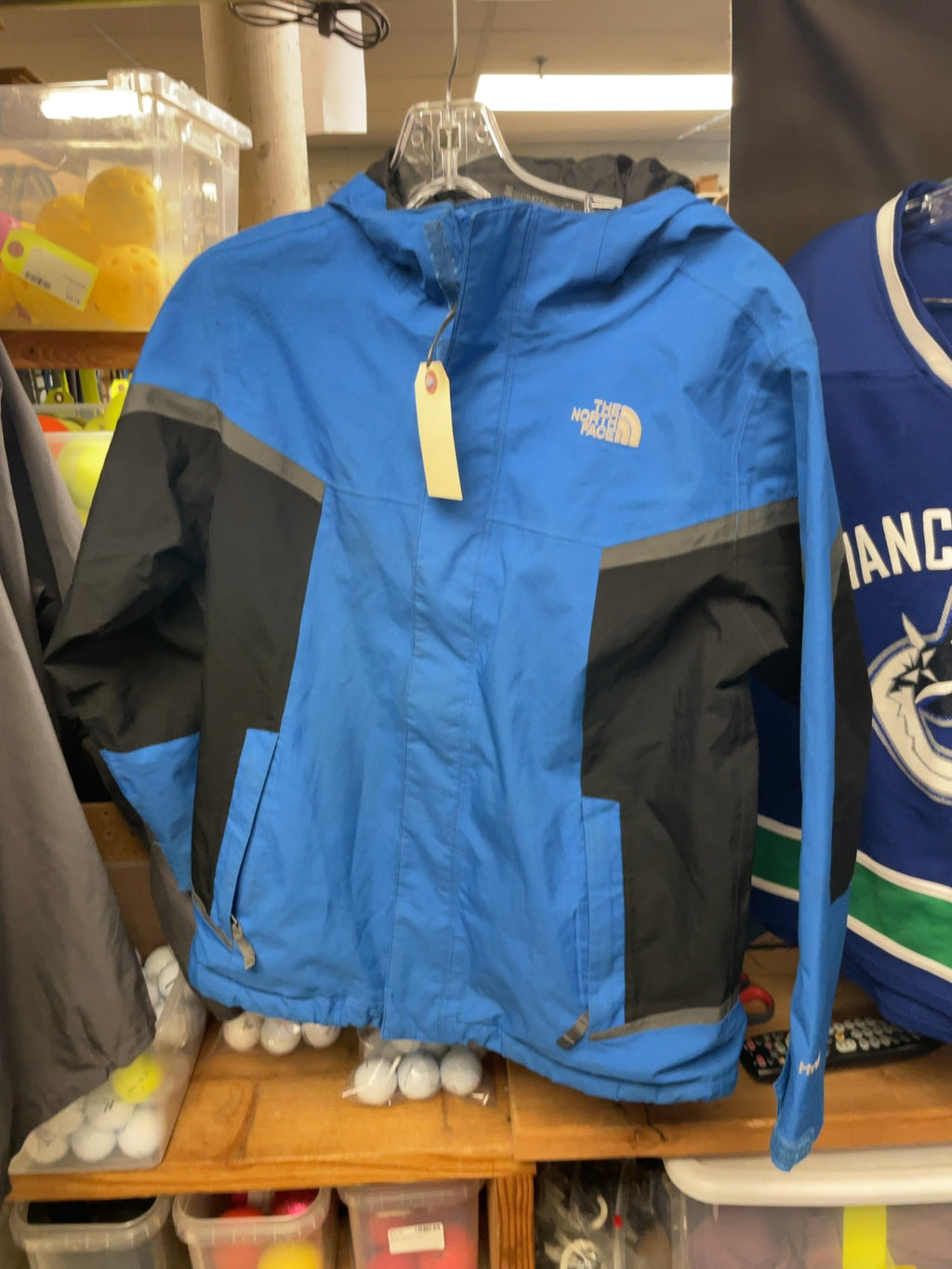The North Face HyVent Boy's M (10/12) Rain Jacket