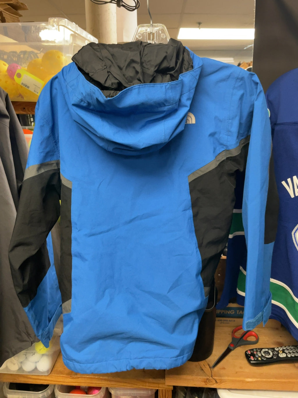 The North Face HyVent Boy's M (10/12) Rain Jacket
