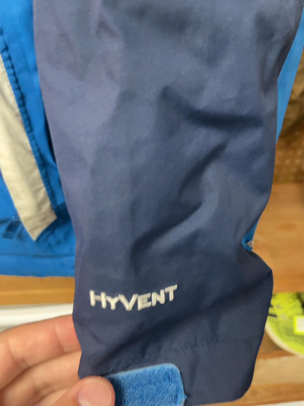 The North Face HyVent Boy's M (10/12) Ski Jacket