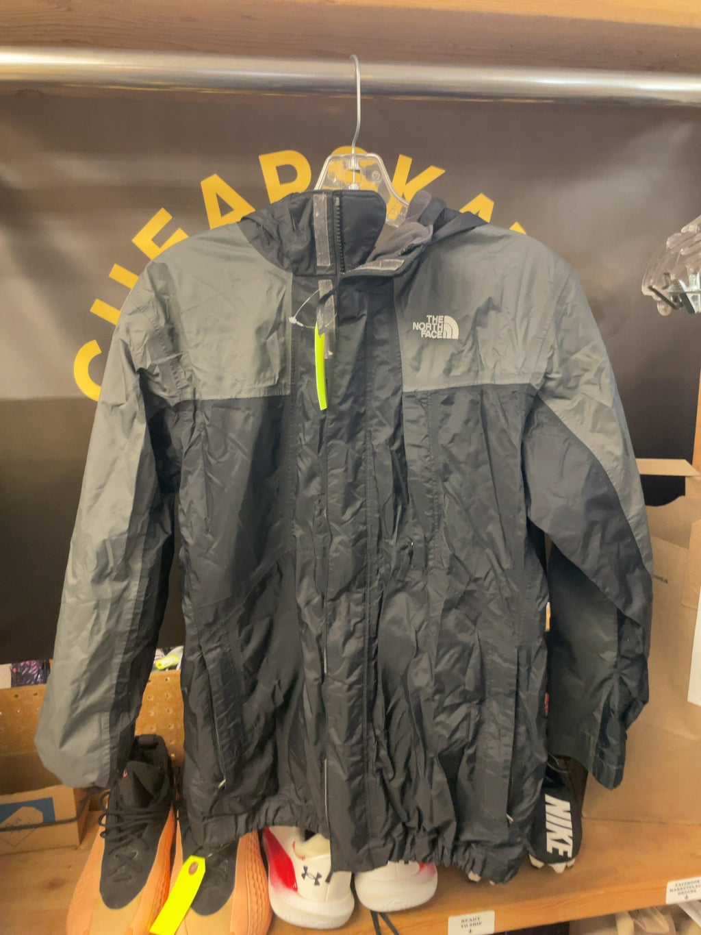 The North Face HyVent Rain Jacket Boys L (14/16) Black/Grey