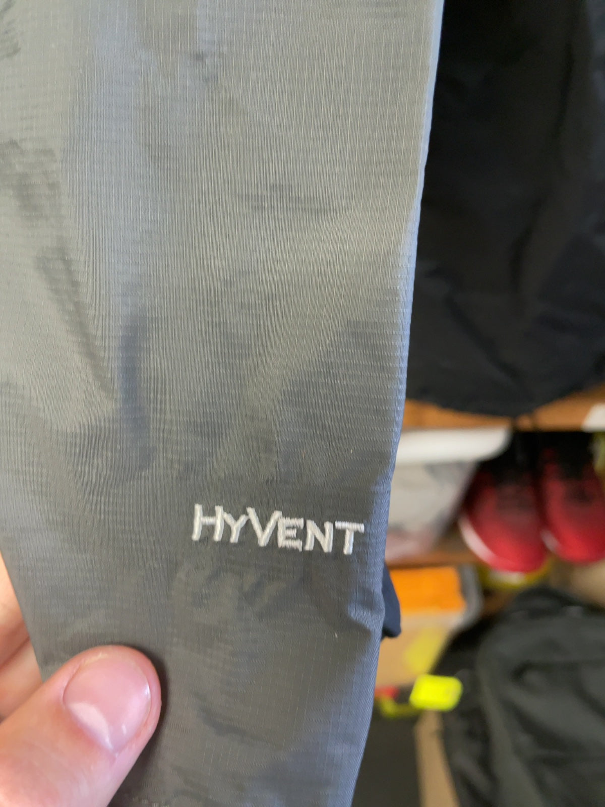 The North Face HyVent Rain Jacket Boys L (14/16) Black/Grey