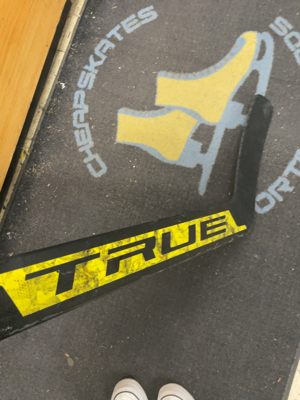 TRUE Catalyst 5X Goalie Stick