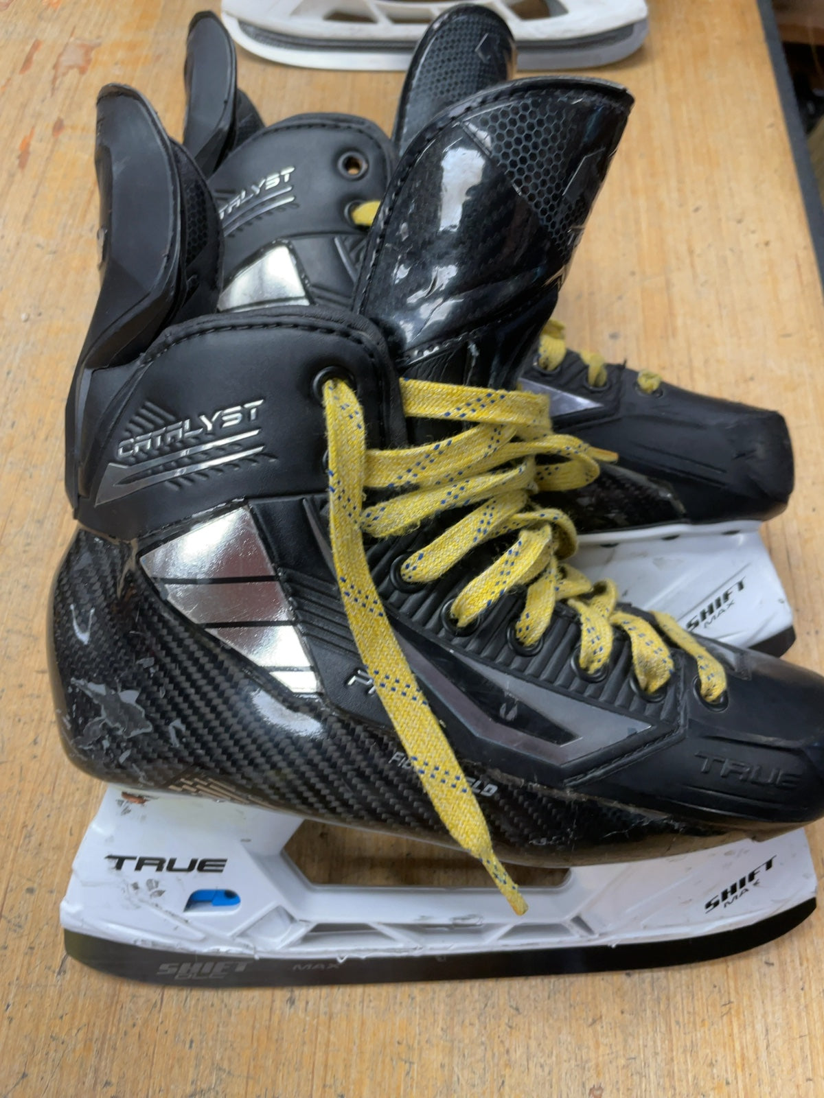True Catalyst Size 5 Hockey Skates