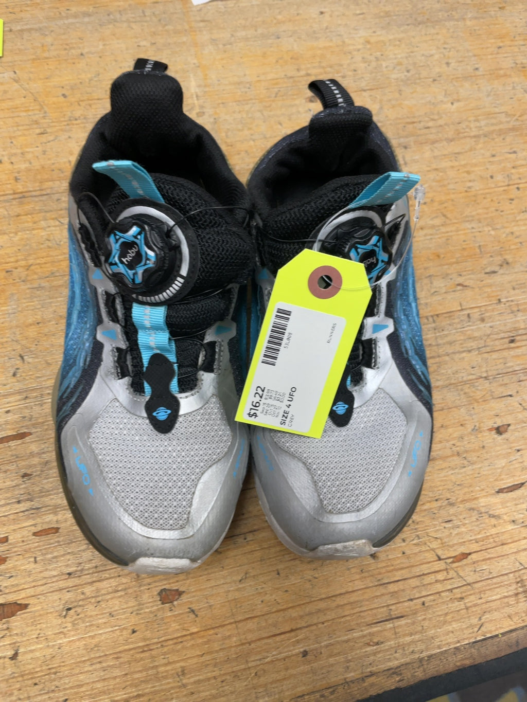 UFO Runners Size 4 Grey/Blue with Habu Dial