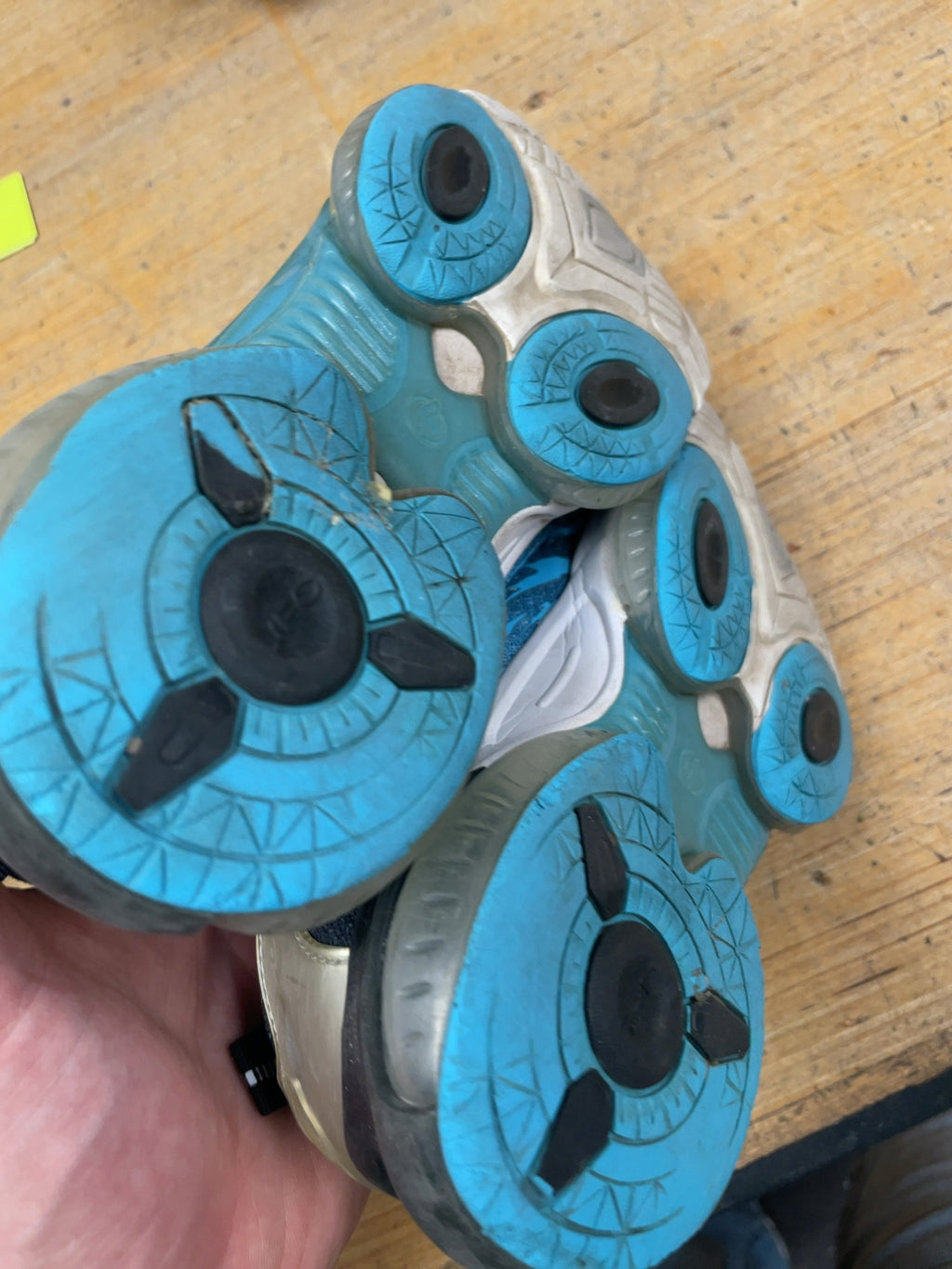 UFO Runners Size 4 Grey/Blue with Habu Dial