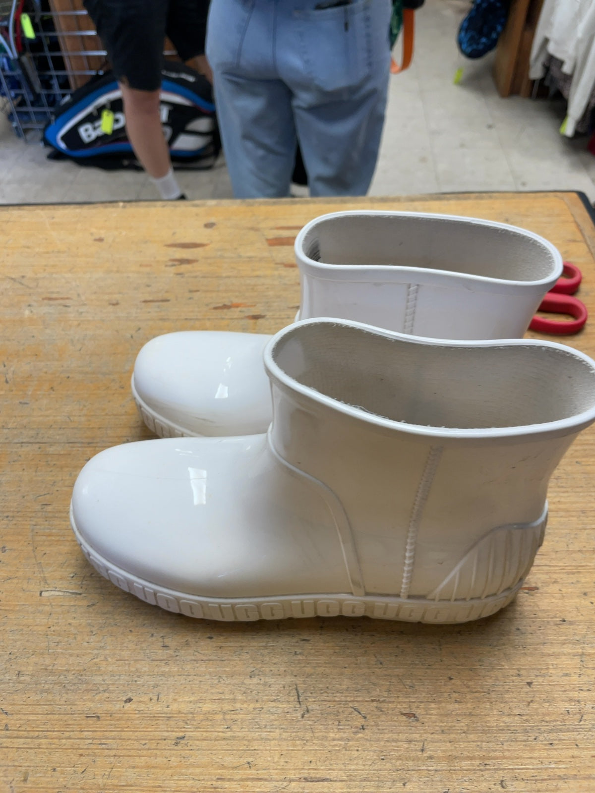 UGG Drizlita Size 8 White Rain Boots