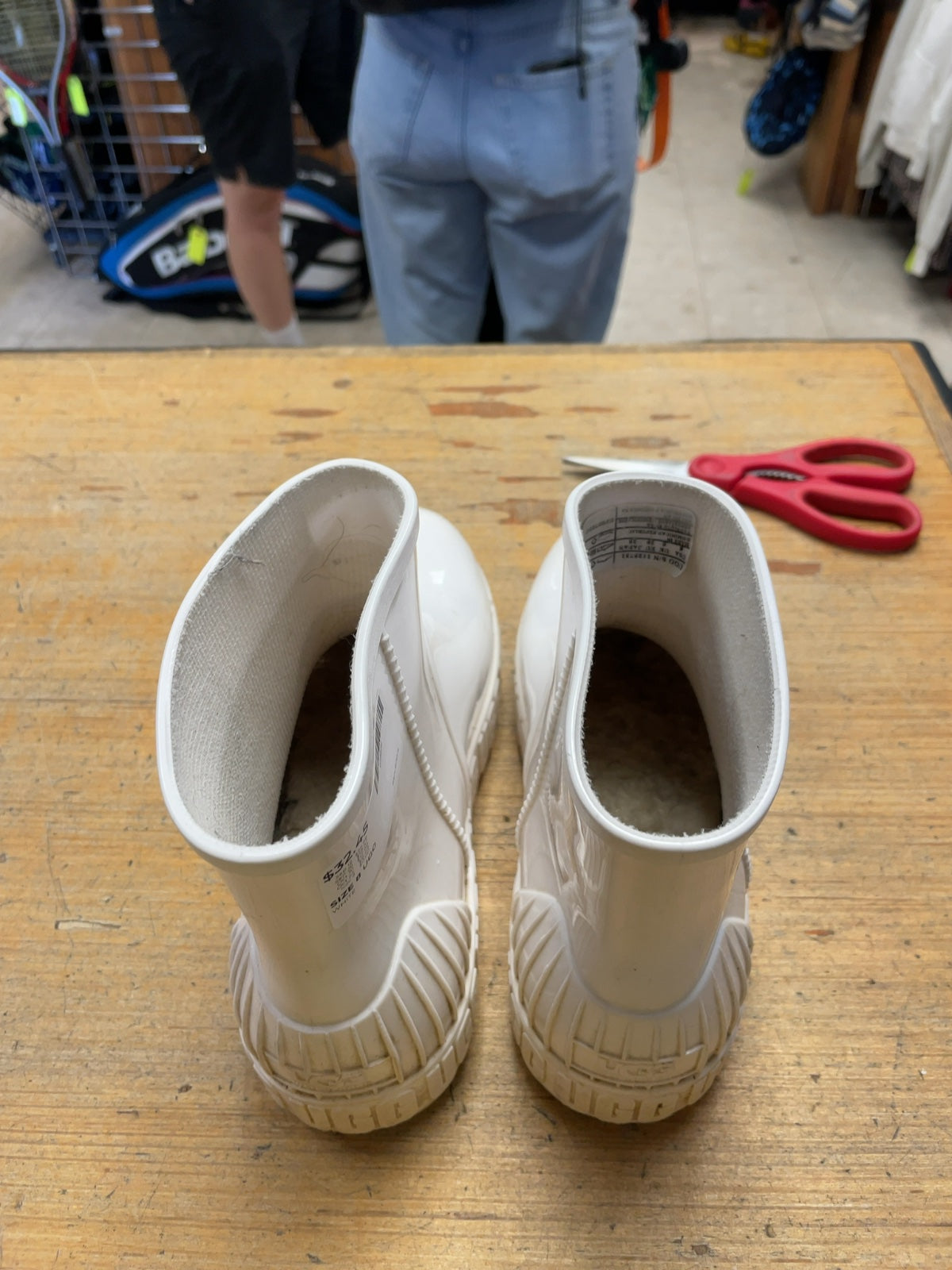 UGG Drizlita Size 8 White Rain Boots