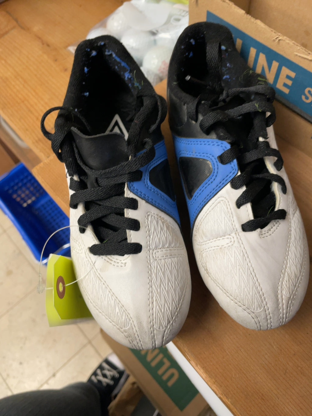Umbro Soccer Cleats Size 3 Black/Blue/White