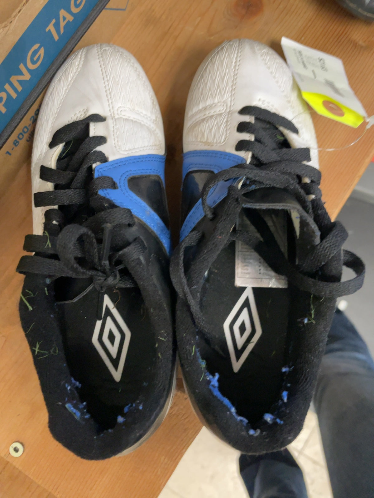 Umbro Soccer Cleats Size 3 Black/Blue/White