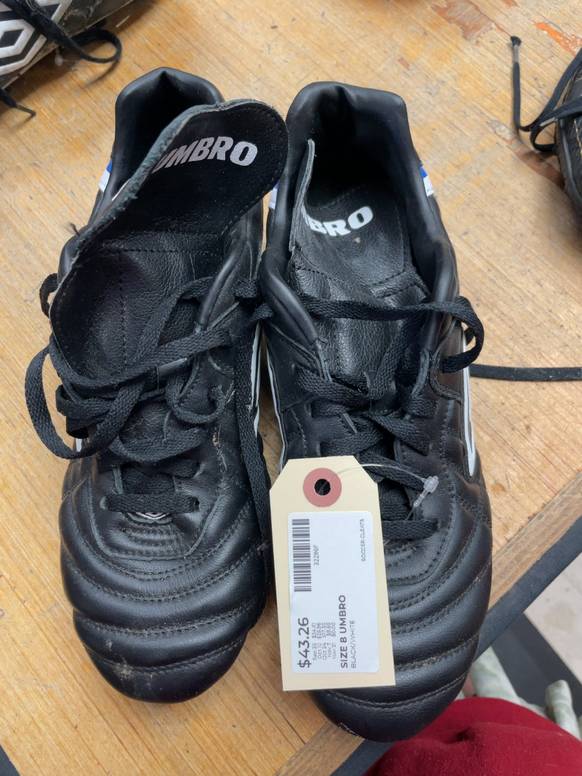 Umbro Soccer Cleats Size 8 Black/White