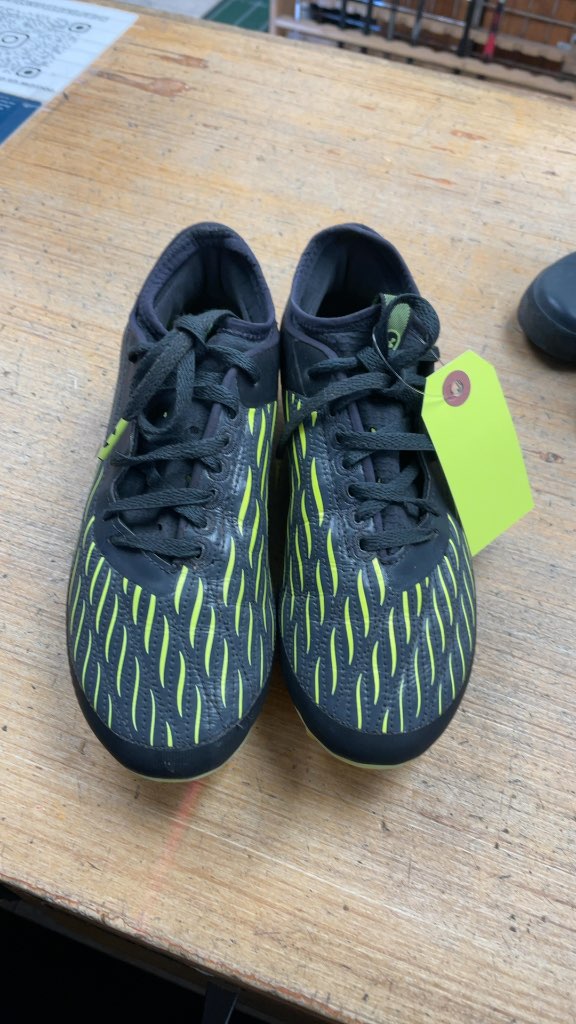 Under Armour Black/Yellow Soccer Cleats Size 5