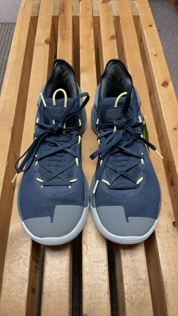 Under Armour Curry 6 Basketball Shoes - Size 8.5
