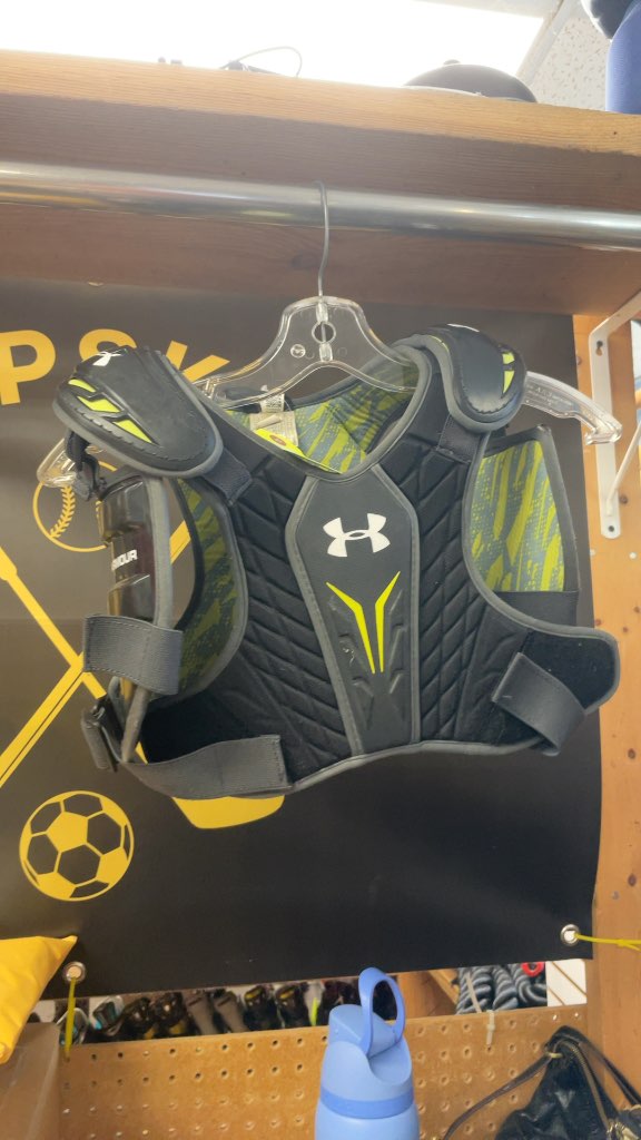 Under Armour Junior Small Hockey Shoulder Pads