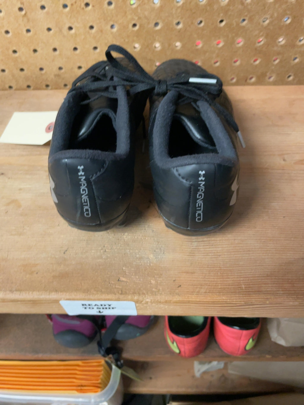 Under Armour Magnetico 4Y Soccer Cleats
