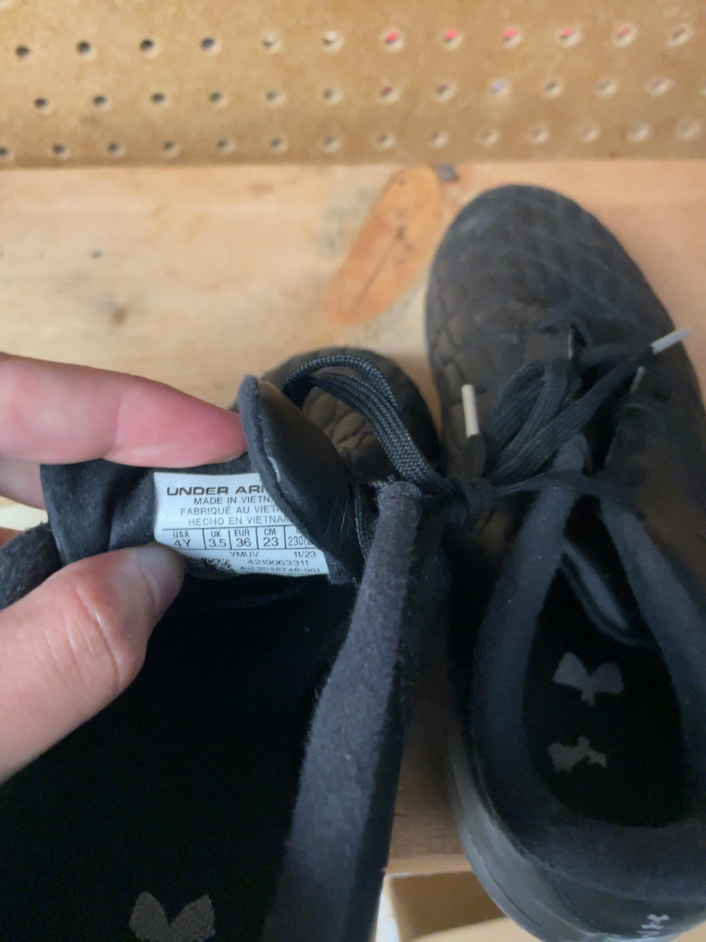 Under Armour Magnetico 4Y Soccer Cleats