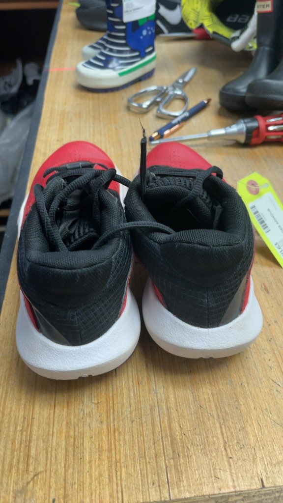 Under Armour Size 1.5 Red Court Shoes