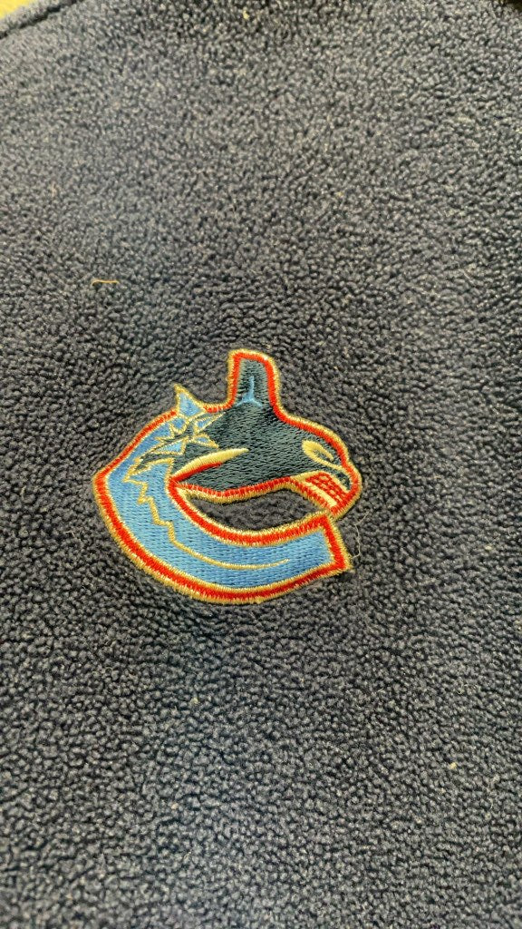 Vancouver Canucks Quarter-Zip Fleece Pullover - Size Small
