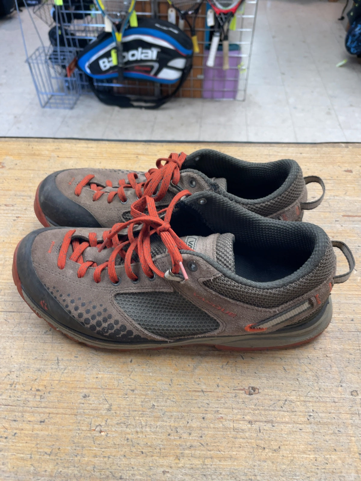Vasque Hiking Shoes Size 10.5 Brown