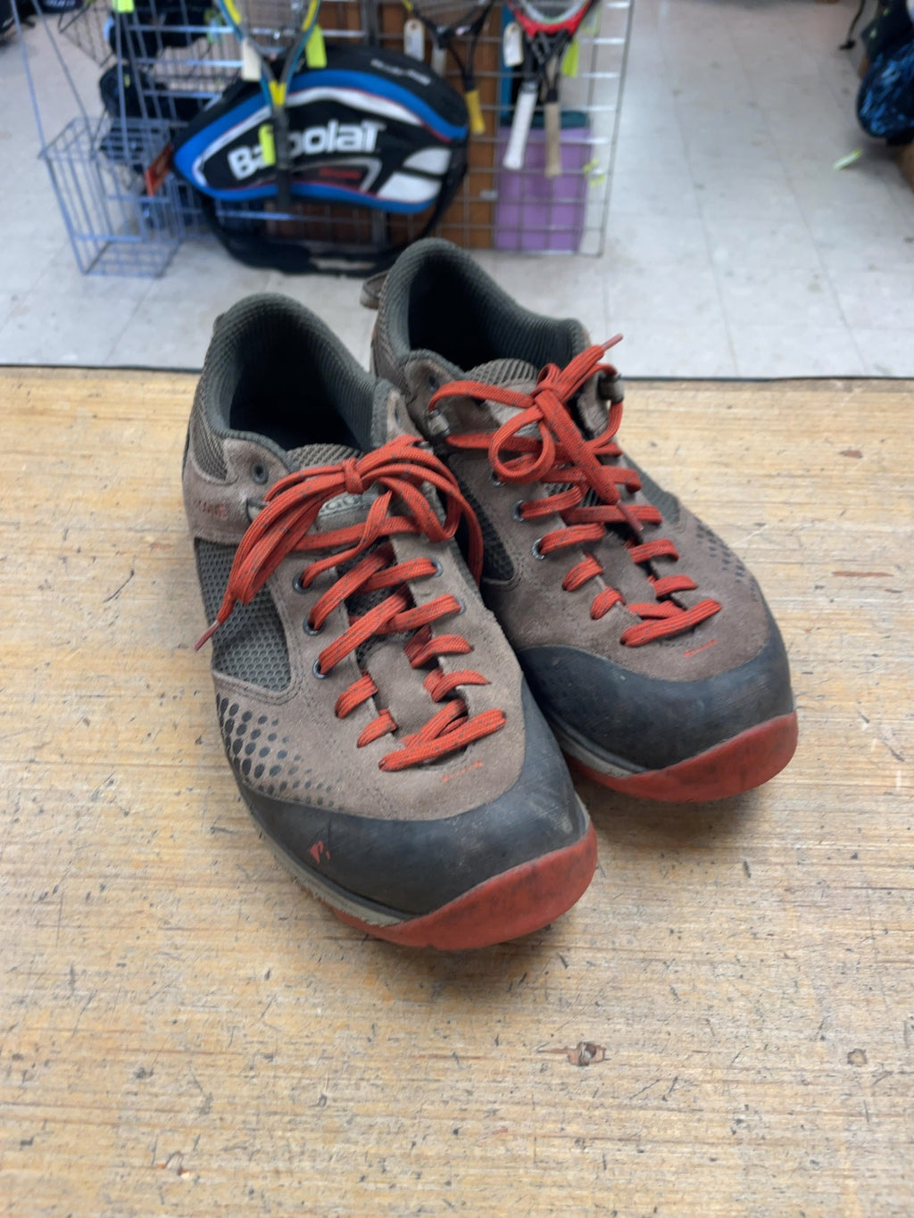 Vasque Hiking Shoes Size 10.5 Brown