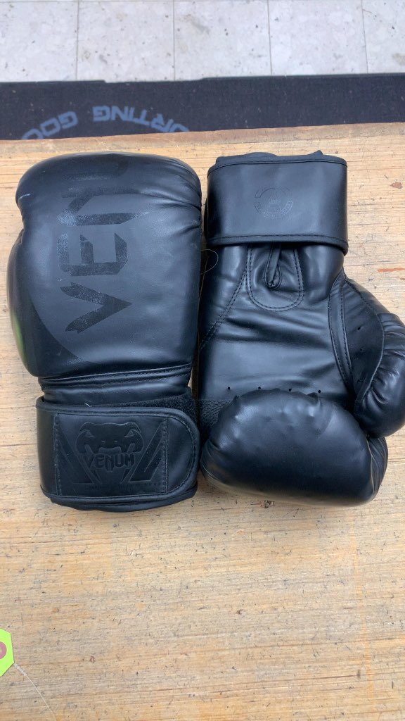 Venum 14oz Boxing Gloves - Black