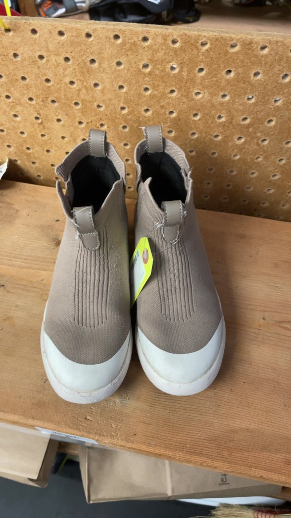 Vessi Beige Sneakers Size 3