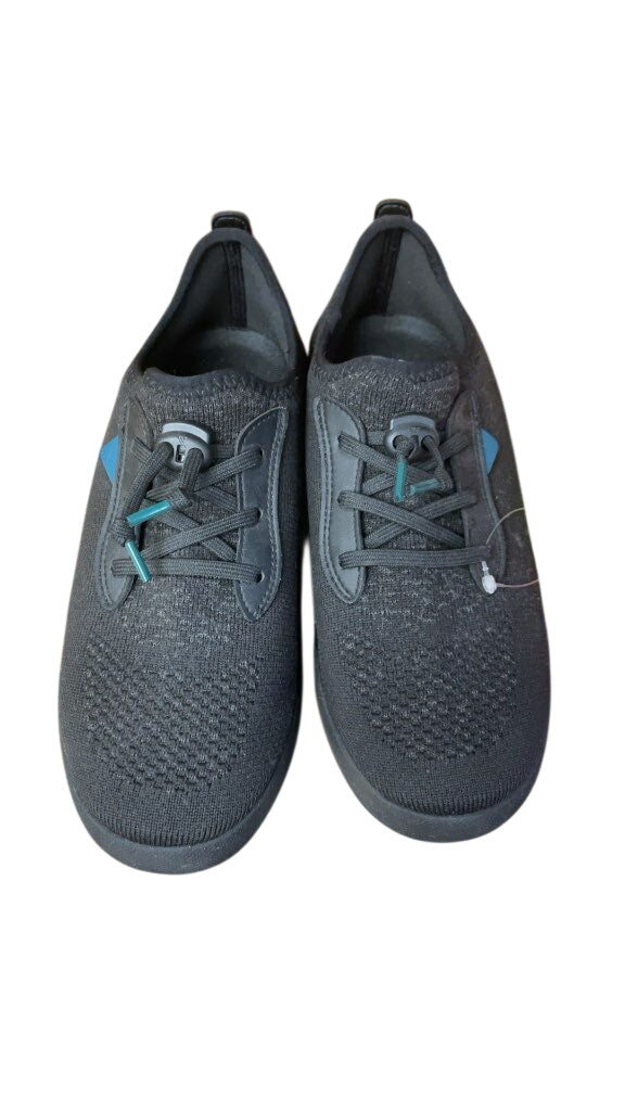 Vessi Black Knit Sneakers - Size 4