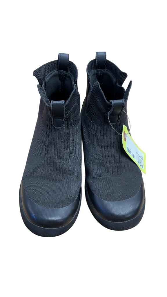 Vessi Waterproof Chelsea Sneakers - Black - Size 4