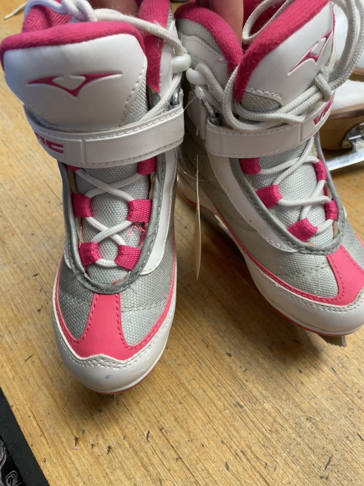 VIC Figure Skates Size 9C White/Pink