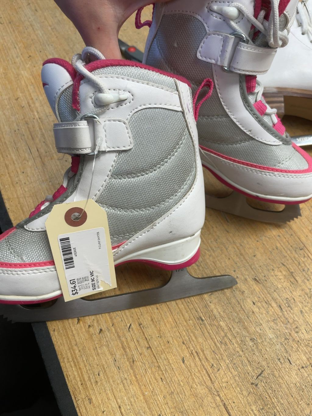 VIC Figure Skates Size 9C White/Pink