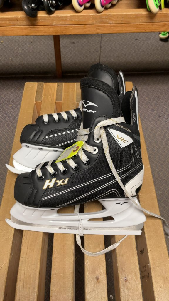 Vic Hockey HX1 Hockey Skates - Size 3