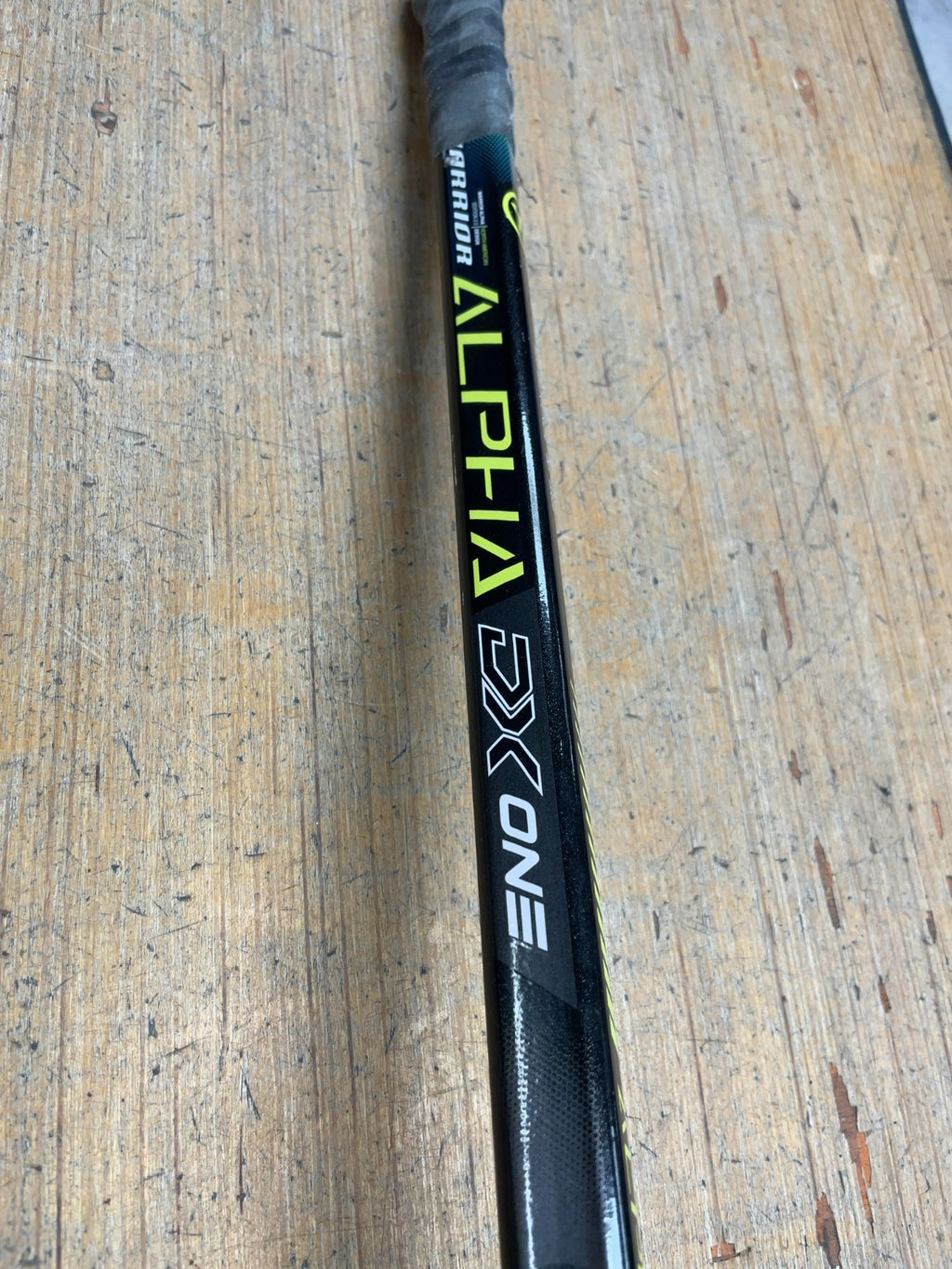 Warrior Alpha DX One 20 Flex RH Hockey Stick