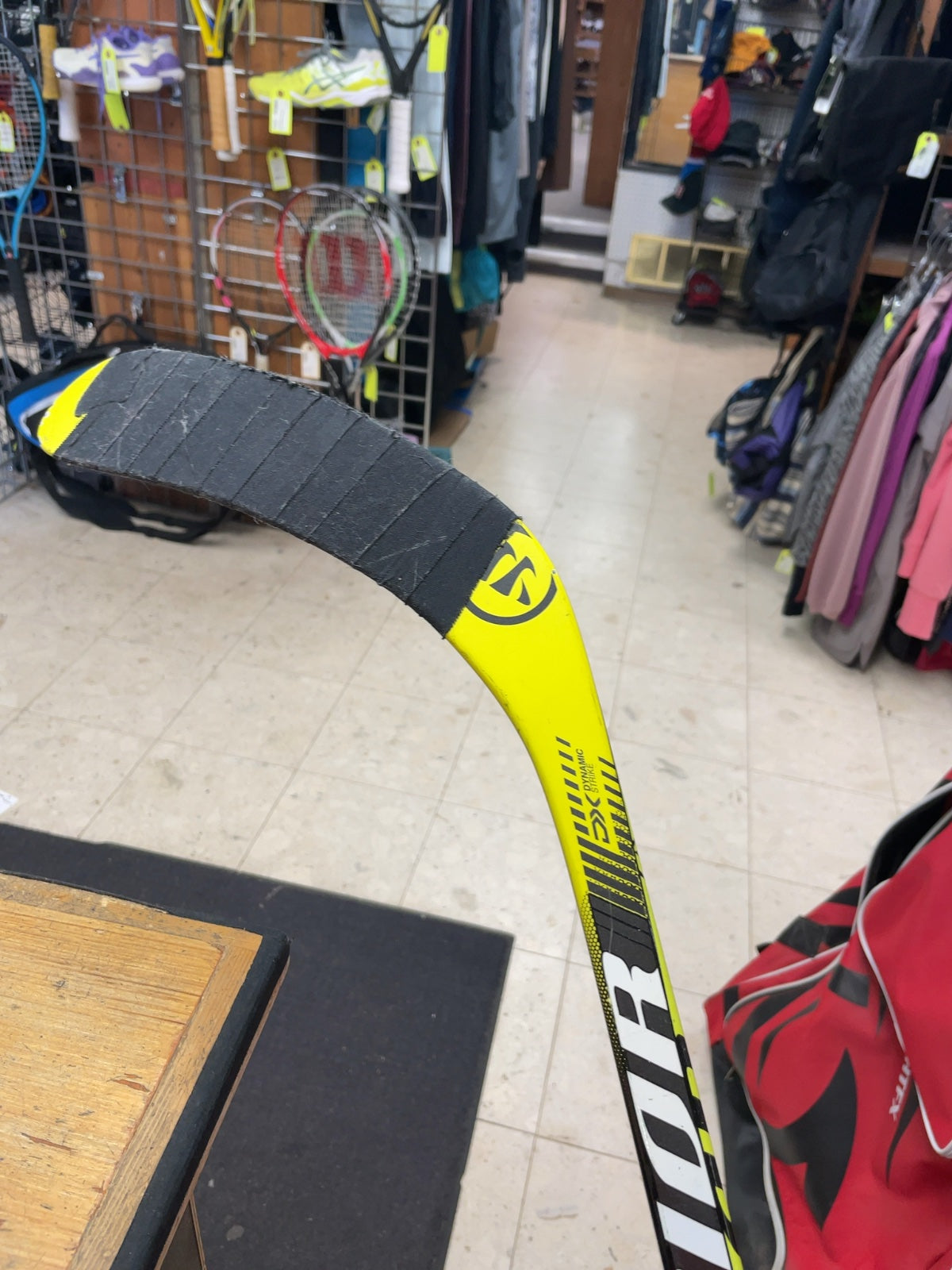 Warrior Alpha DX One 20 Flex RH Hockey Stick