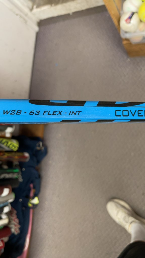 Warrior Covert QRE 40 Intermediate Hockey Stick - Right Hand - 63 Flex