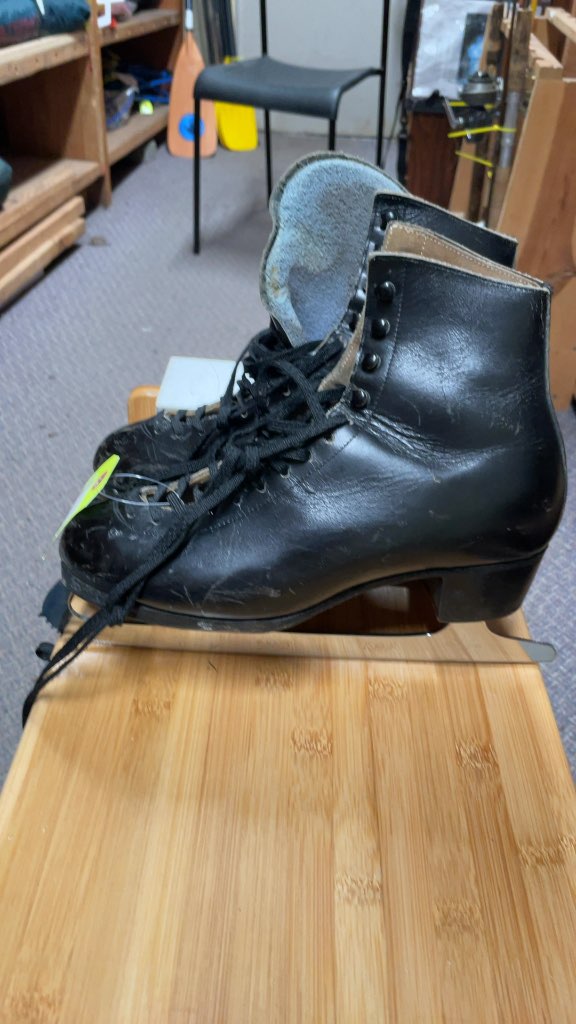 WIFA Figure Skates - Size 10
